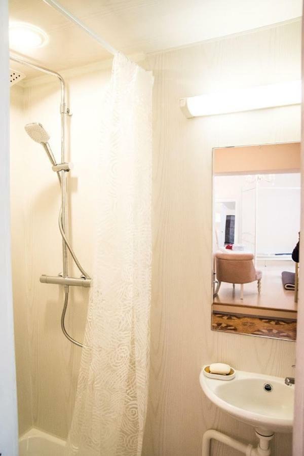 Cozy City Studio Apartment Free Parking Tallinn Exteriör bild